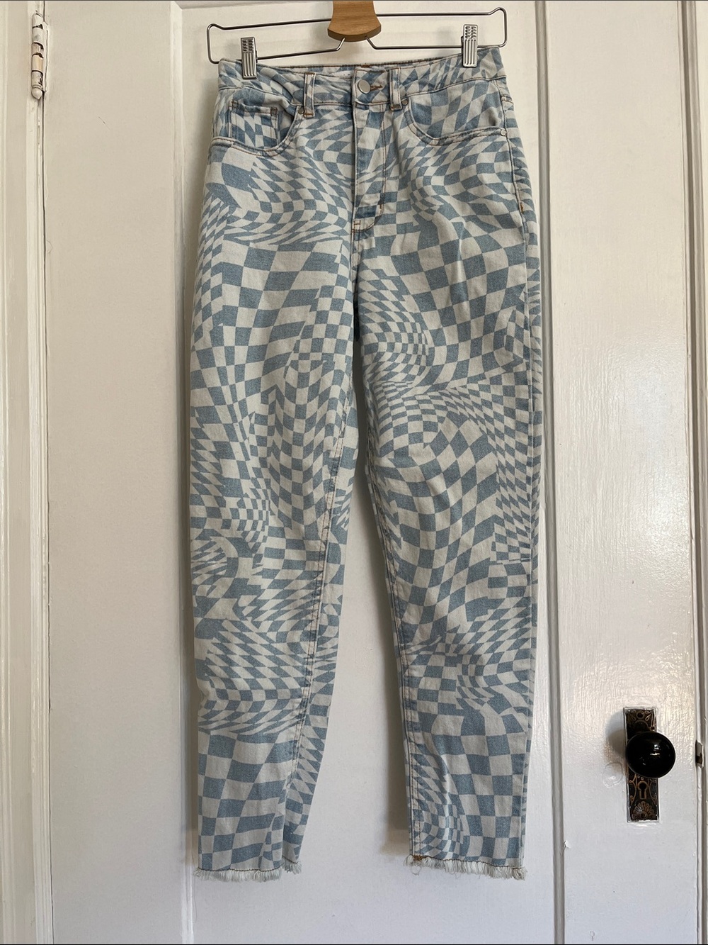 Tinseltown High-Rise Distorted Check Jeans in Light Blue and White